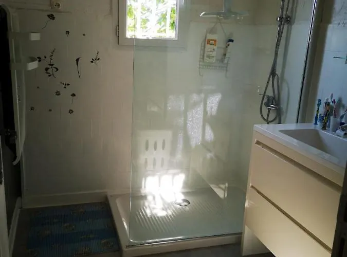 Maison De Village Avec Jardin Privatif *